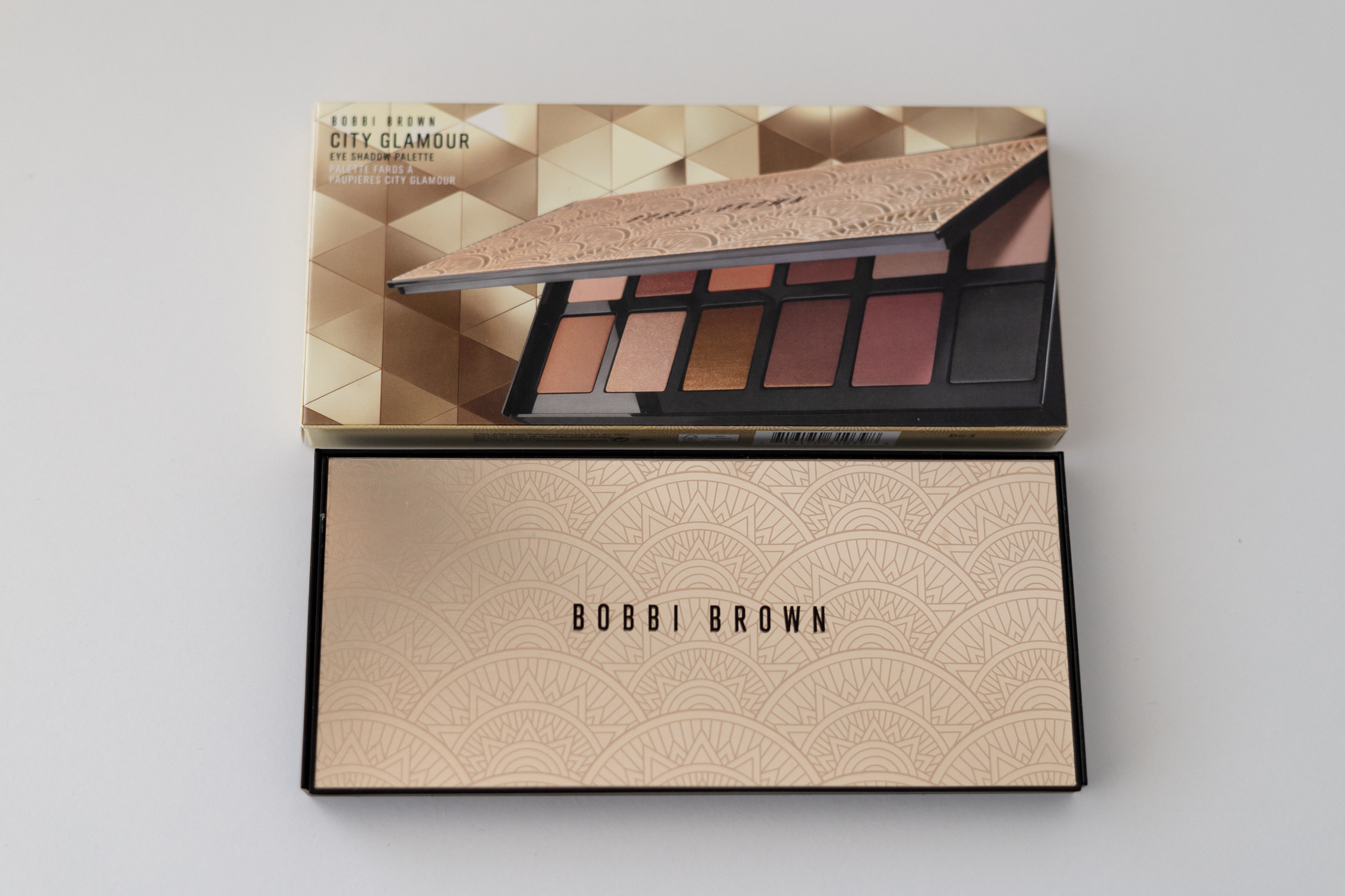 Elegant Bobbi Brown Palette Packaging with Logo
