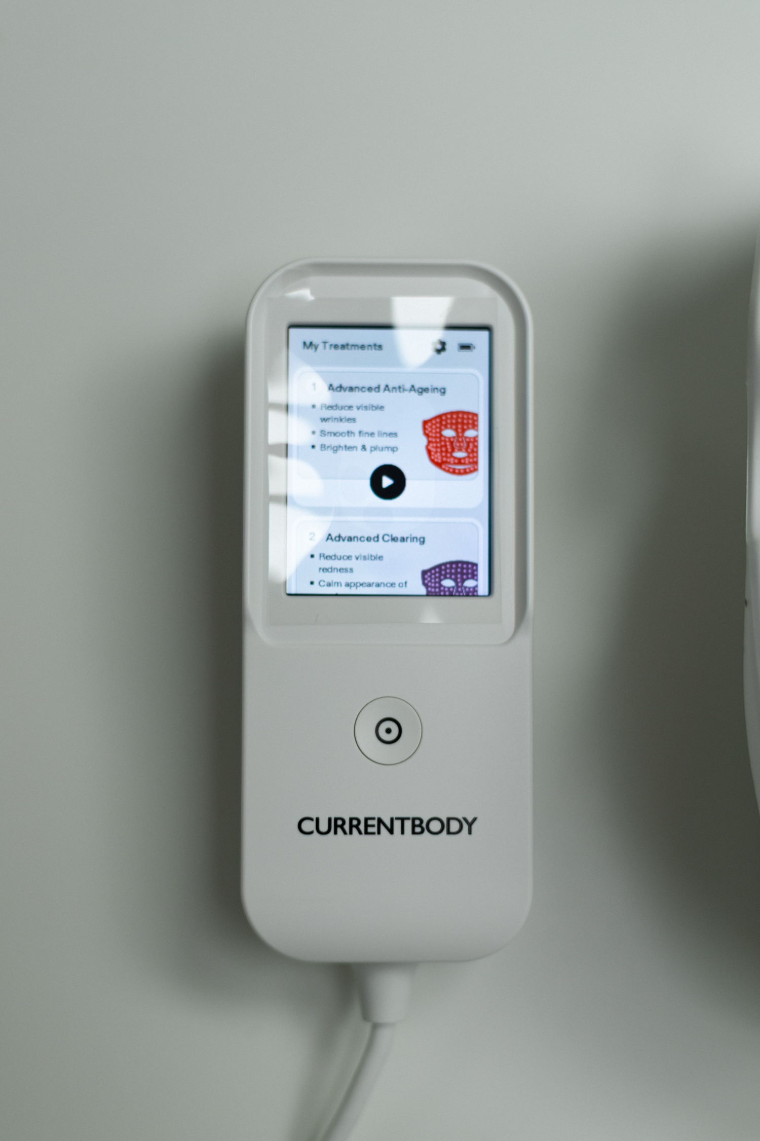 CurrentBody App showing MyDose targeted zone customization feature on Series 3 LED mask CurrentBody App showing MyDose targeted zone customization feature on Series 3 LED mask